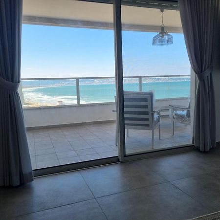 Beachfront Gallery Acre Exterior photo
