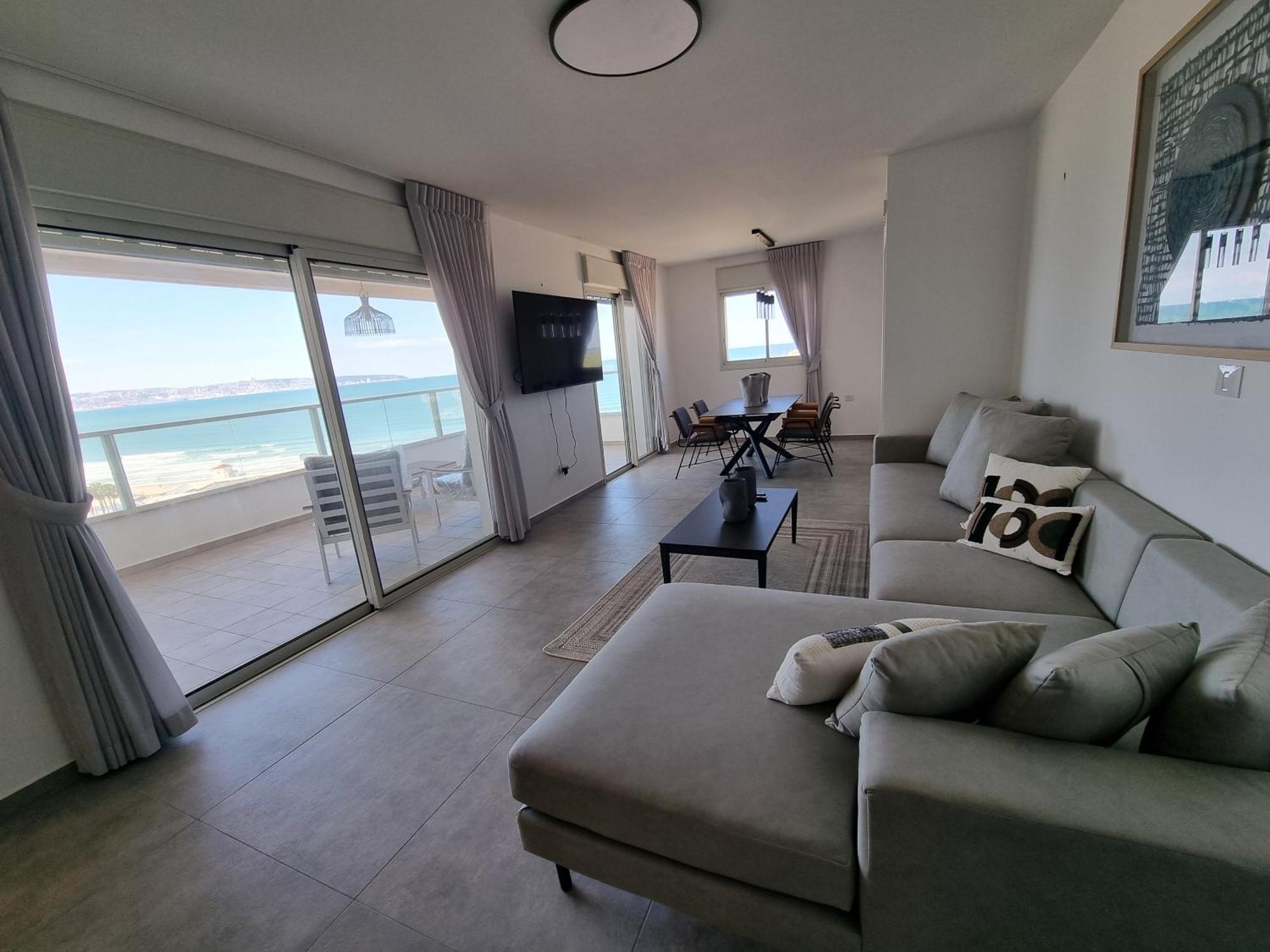Beachfront Gallery Acre Exterior photo